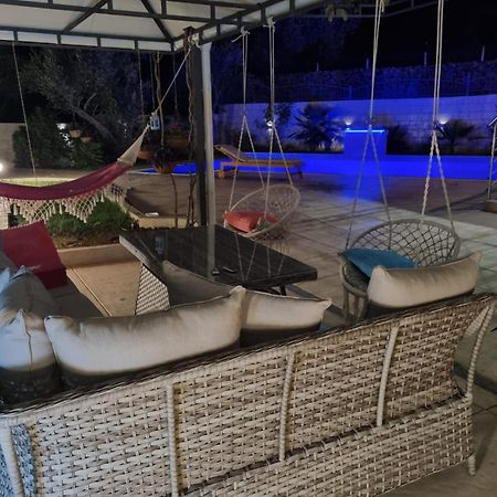 באר Villa Holiday Apartments מראה חיצוני תמונה