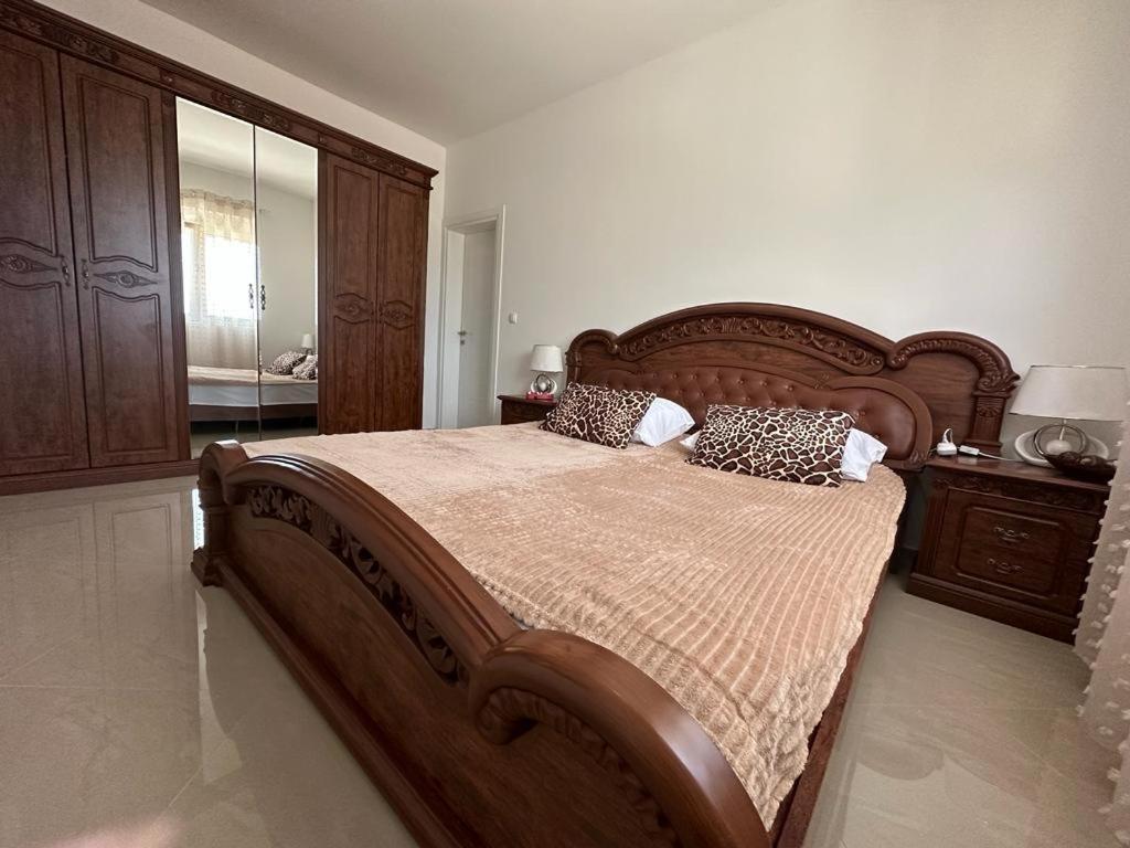 באר Villa Holiday Apartments מראה חיצוני תמונה