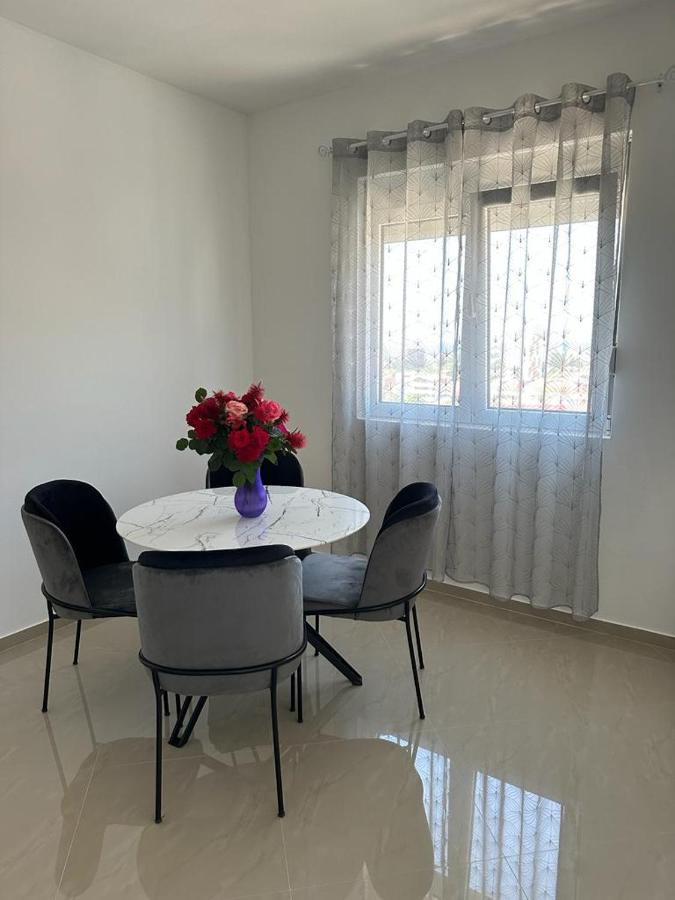 באר Villa Holiday Apartments מראה חיצוני תמונה