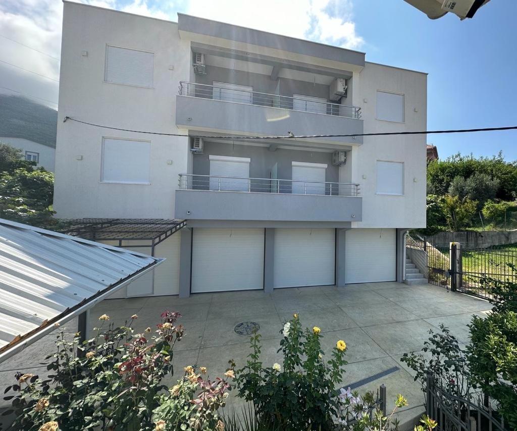 באר Villa Holiday Apartments מראה חיצוני תמונה