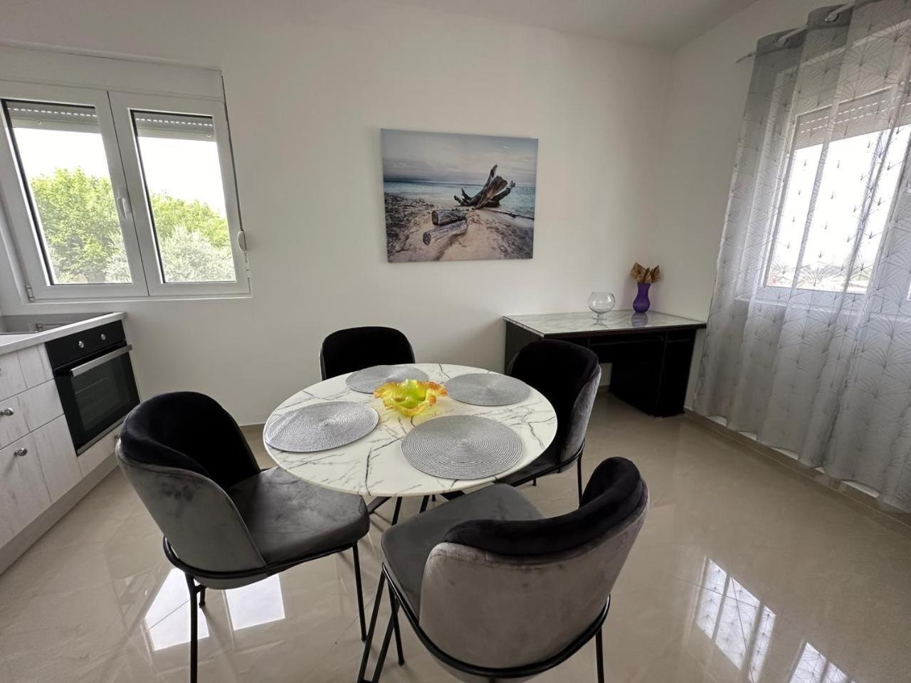 באר Villa Holiday Apartments מראה חיצוני תמונה